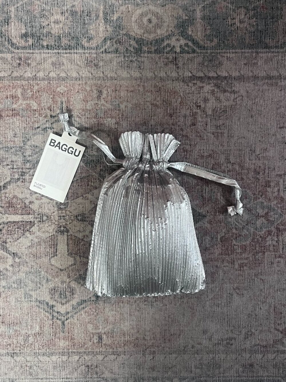 NWT Baggu Pleated Tote Bag - Silver Metallic - Picture 3 of 3